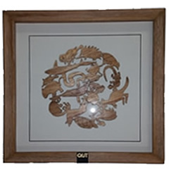 QUT WOODEN ANIMAL CIRCLE PICTURE
